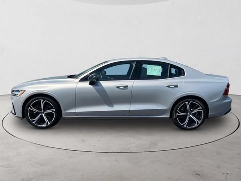 Certified 2025 Volvo S60 B5 Plus AWD/4WD image 2