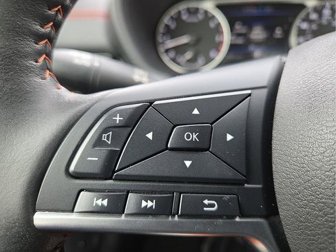 Used 2024 Nissan Sentra SR w/ SR Premium Package image 19