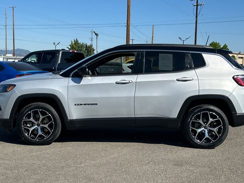 Used 2025 Jeep Compass Limited AWD/4WD image 8