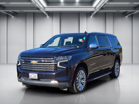 Used 2021 Chevrolet Suburban Premier w/ Premium Package AWD/4WD image 8