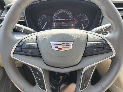 Used 2017 Cadillac XT5 Luxury w/ Driver Awareness Package FWD image 30