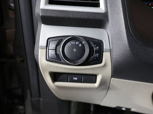 Used 2014 Ford Explorer XLT w/ Equipment Group 202A FWD image 31