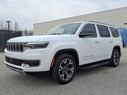 Used 2023 Jeep Wagoneer Series III w/ Preferred Equipment Group image 6