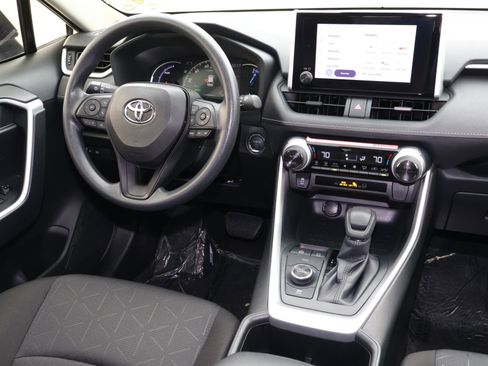 Used 2024 Toyota RAV4 XLE image 10