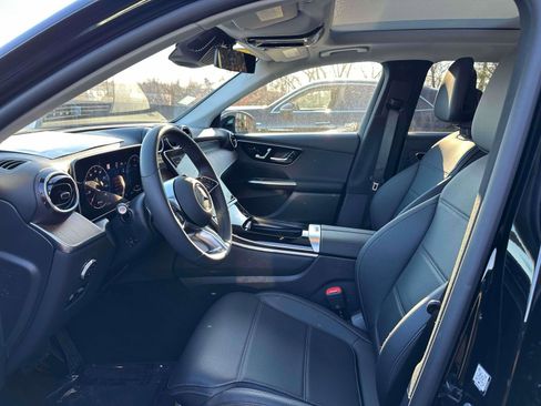 Used 2025 Mercedes-Benz GLC 350e 4MATIC image 16