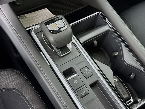 New 2026 Nissan Pathfinder SV image 17