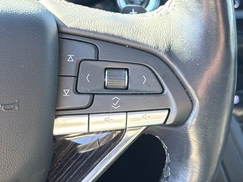 Certified 2022 Cadillac XT6 Premium Luxury w/ Technology Package image 17