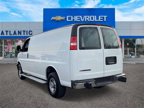 Certified 2024 GMC Savana 2500 Work Van w/ Driver Convenience Package image 4