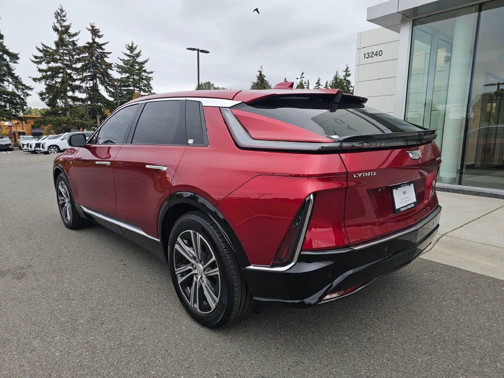 Certified 2024 Cadillac Lyriq Luxury AWD/4WD image 5