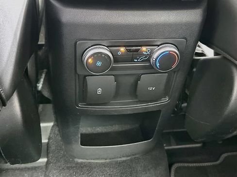 Used 2021 Ford Explorer XLT w/ Equipment Group 202A RWD image 13