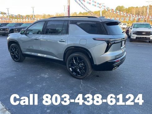 Used 2024 Chevrolet Traverse RS image 37
