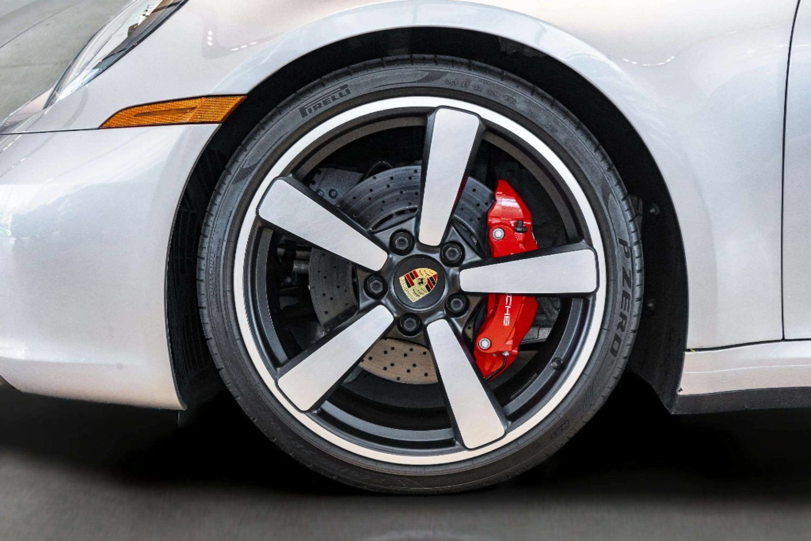Used 2020 Porsche 911 Cabriolet image 16