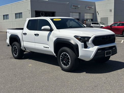 Used 2026 Toyota Tacoma TRD Off-Road w/ TRD Off Road Upgrade Package AWD/4WD image 1