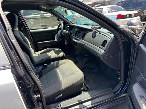 Used 2011 Ford Crown Victoria Police Interceptor image 16