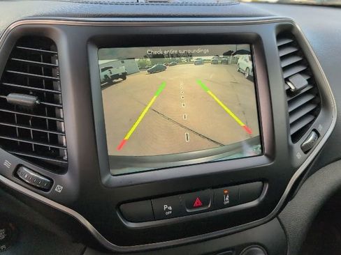 Used 2021 Jeep Cherokee Latitude Lux w/ Comfort/Convenience Group image 21