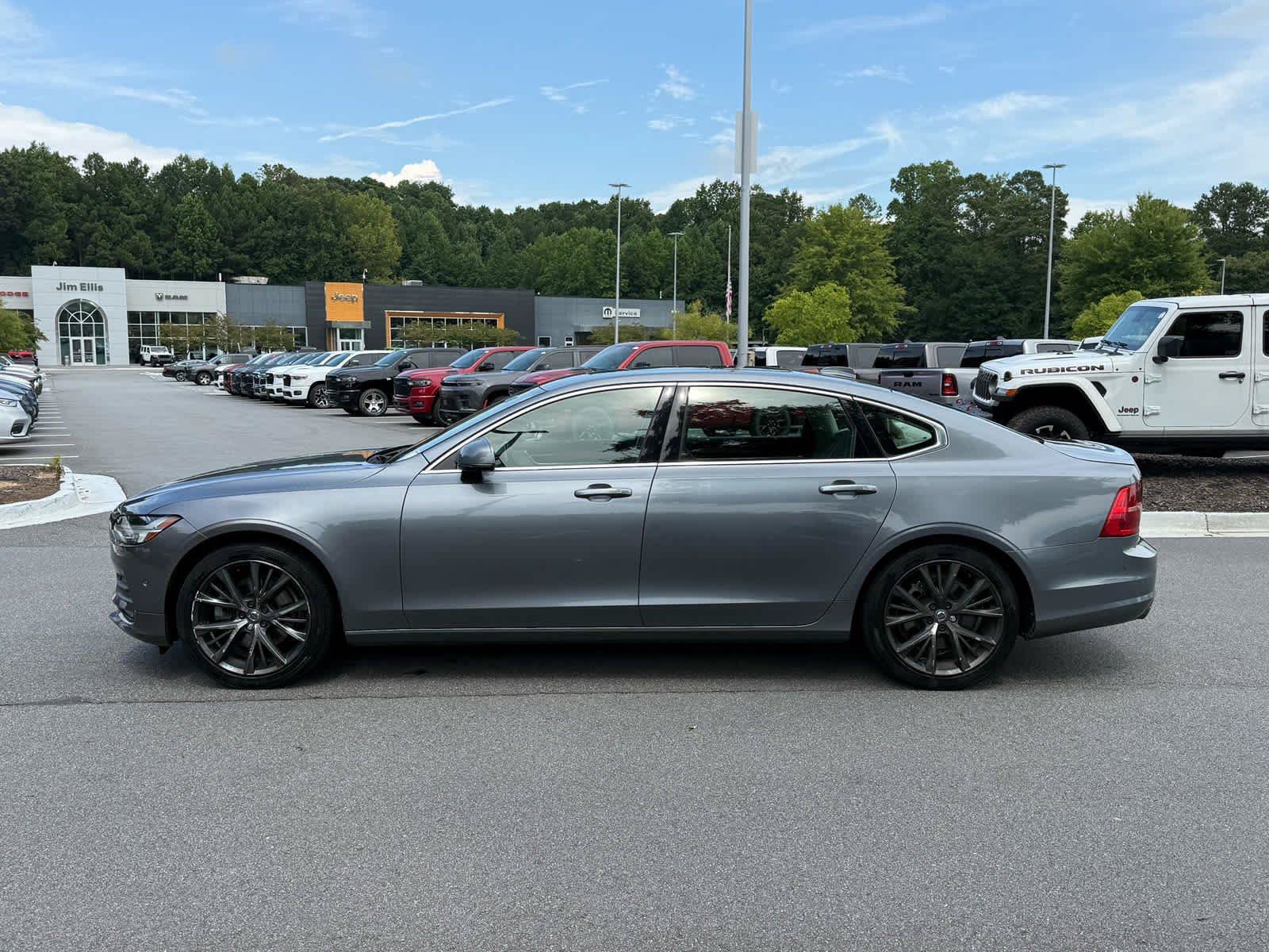 Used 2018 Volvo S90 T5 Momentum AWD/4WD image 2