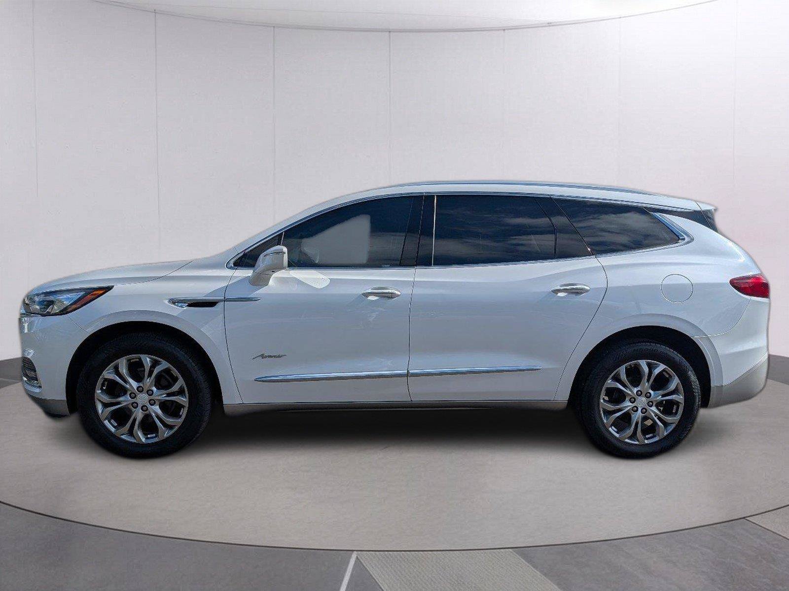 Used 2018 Buick Enclave Avenir w/ Avenir Technology Package FWD image 2
