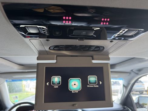 Used 2019 Chevrolet Suburban Premier AWD/4WD image 11