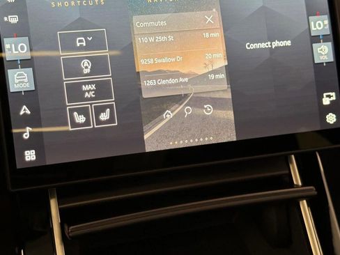 Certified 2026 Land Rover Range Rover Velar Dynamic SE AWD/4WD image 28