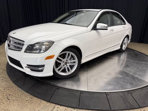 Used 2013 Mercedes-Benz C 250 Sedan image 2