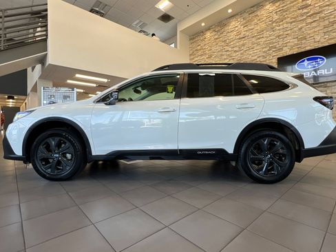 Used 2020 Subaru Outback Onyx Edition XT w/ Popular Package #2 AWD/4WD image 2