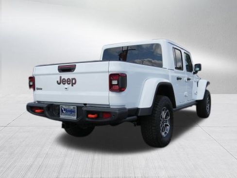 New 2025 Jeep Gladiator Mojave image 3