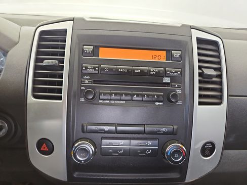 Used 2011 Nissan Frontier SV w/ SV Premium Utility Pkg image 16