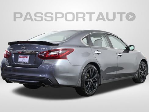 Used 2017 Nissan Altima 2.5 SR w/ Midnight Edition Package image 10