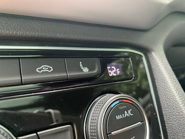 Used 2022 Volkswagen Atlas Cross Sport SE w/ Panoramic Sunroof Package AWD/4WD image 40