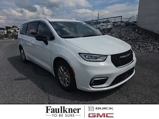 Used 2025 Chrysler Pacifica Select FWD video 1