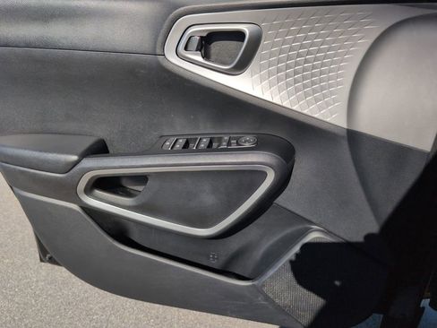 Used 2020 Kia Soul LX image 14