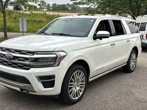 Used 2023 Ford Expedition Max Platinum AWD/4WD image 2