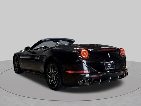 Used 2015 Ferrari California T RWD image 25