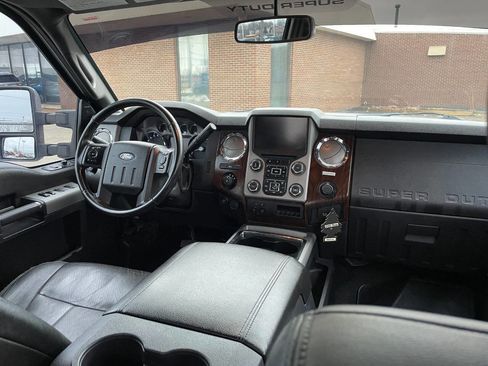 Used 2015 Ford F250 Lariat w/ Chrome Package image 30