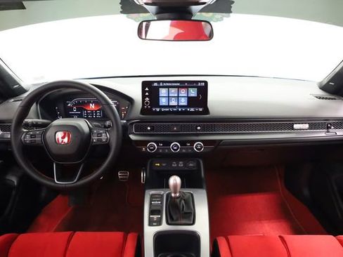 Used 2025 Honda Civic Type R image 13