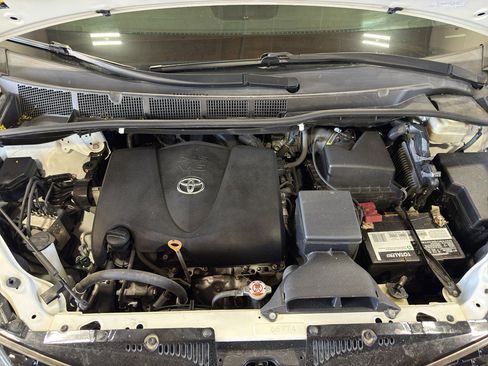 Used 2018 Toyota Sienna SE Premium FWD image 25