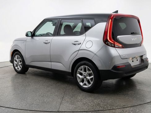 Used 2025 Kia Soul LX w/ LX Technology Package image 6