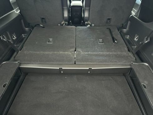 Used 2023 Ford Explorer XLT w/ Equipment Group 202A RWD image 15