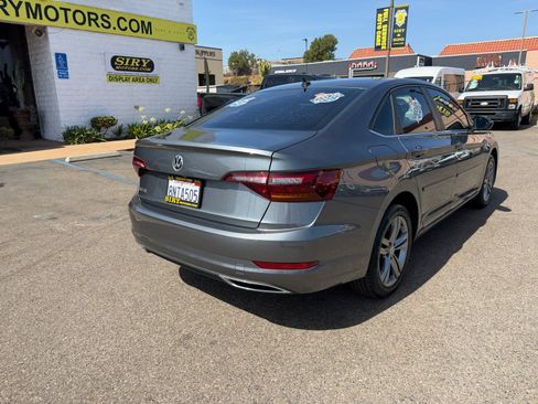 Used 2019 Volkswagen Jetta R-Line FWD image 3