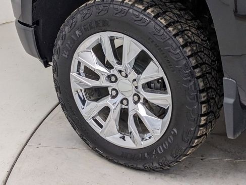 Used 2022 Chevrolet Silverado 1500 LT Trail Boss w/ Convenience Package II image 4