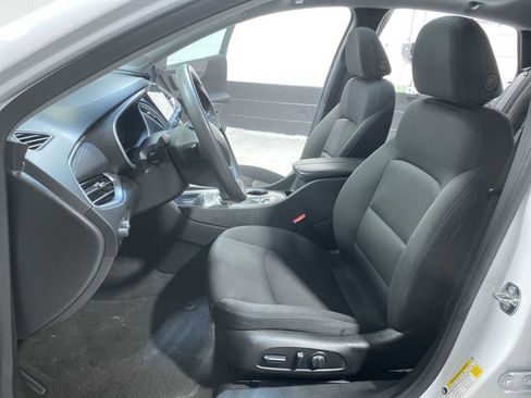 Used 2024 Chevrolet Malibu LT image 11