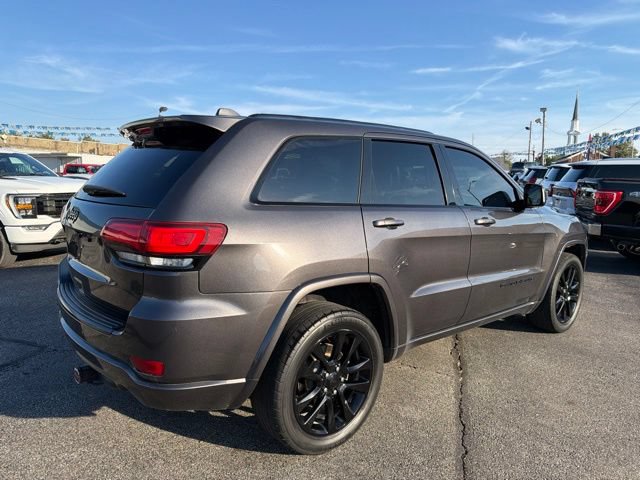 Used 2018 Jeep Grand Cherokee Altitude AWD/4WD image 5