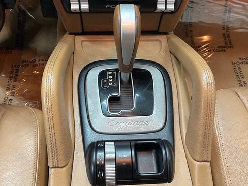 Used 2009 Porsche Cayenne AWD/4WD image 27