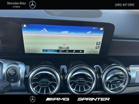 Used 2023 Mercedes-Benz GLB 250 image 25