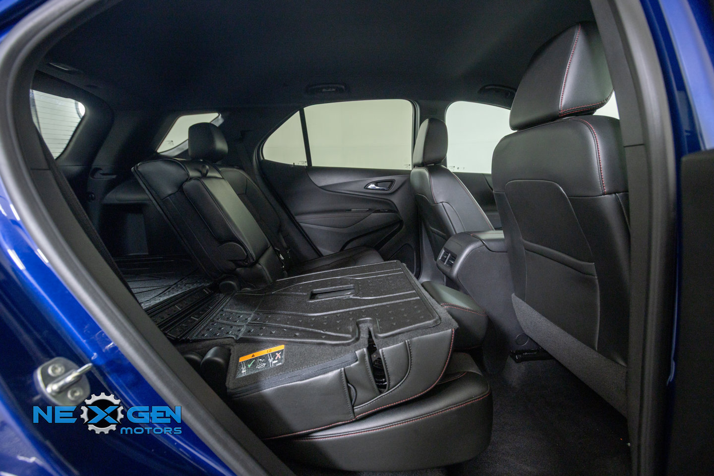 Used 2022 Chevrolet Equinox RS w/ LPO, Floor Liner Package FWD image 38