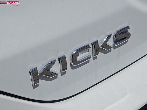 New 2025 Nissan Kicks Play S image 9