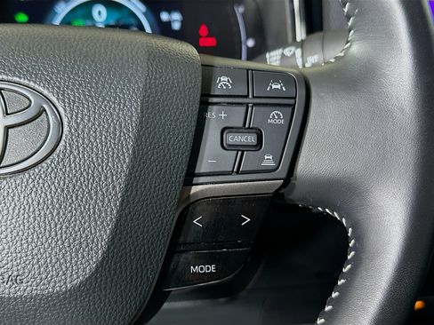 Used 2025 Toyota Camry SE w/ Multimedia Upgrade Package FWD image 17