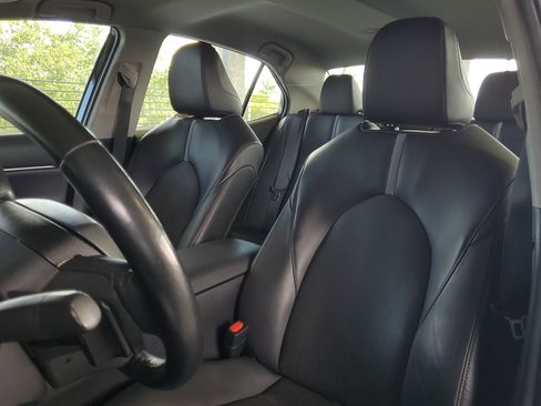 Used 2023 Toyota Camry XSE FWD image 18