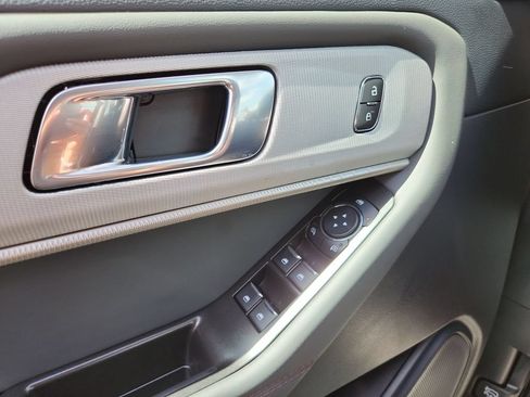 New 2026 Ford Explorer Active RWD image 5