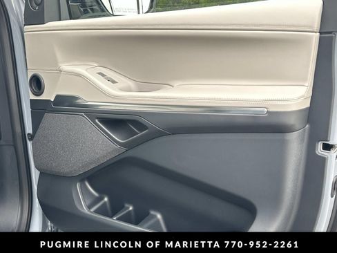 New 2026 Lincoln Navigator L Reserve AWD/4WD image 14